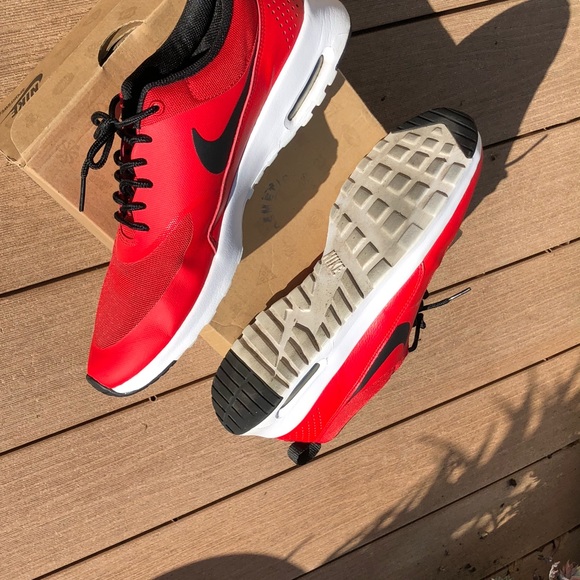 🤑 Women’s Nike Shoe - Picture 6 of 7